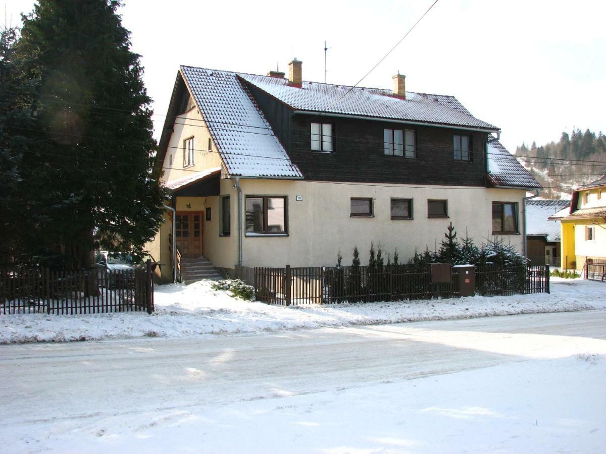 Forester Apartment Зуберец Екстериор снимка